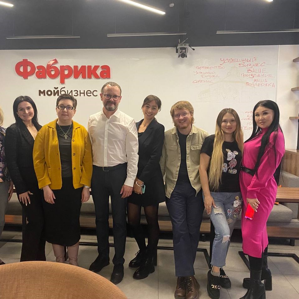 В Центре «Мой бизнес» прошла встреча блогеров Алтайского края со спикером «Деловой Среды» Анной Бочаровой 